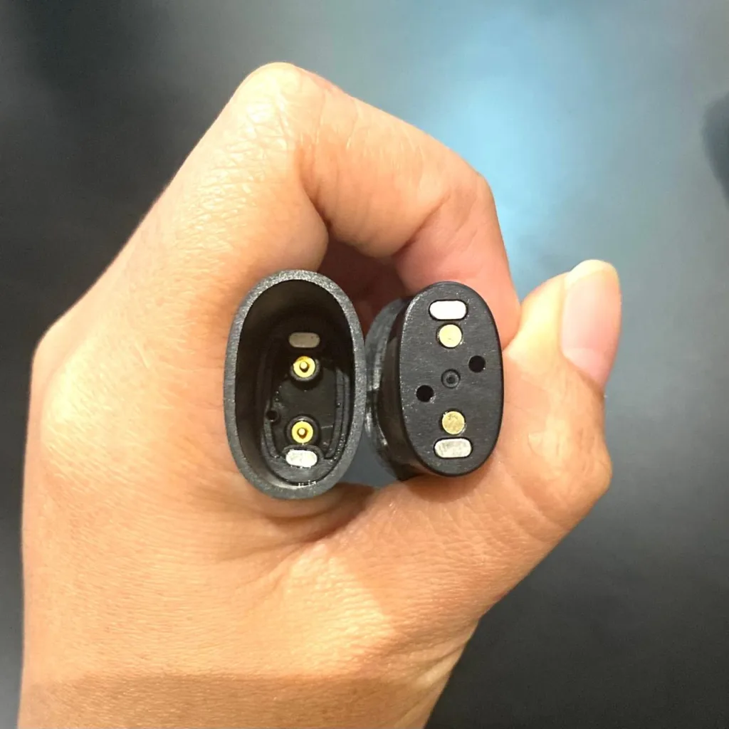 konektor magnetik dan pin konektor listrik